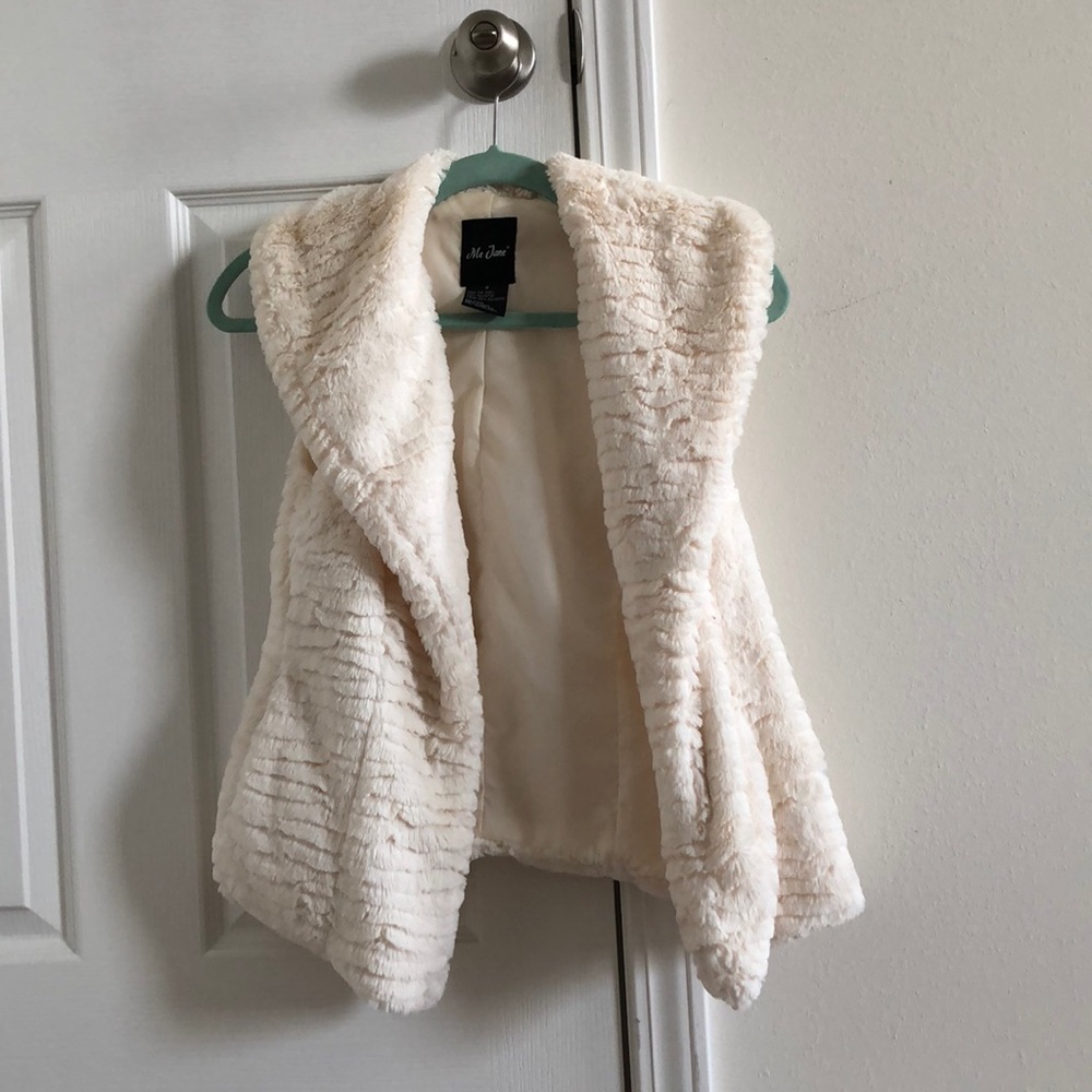 White vest